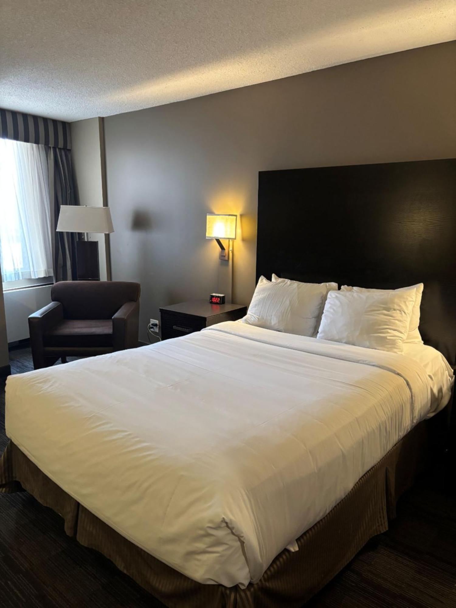 Radisson Hotel Winnipeg Downtown Exterior photo